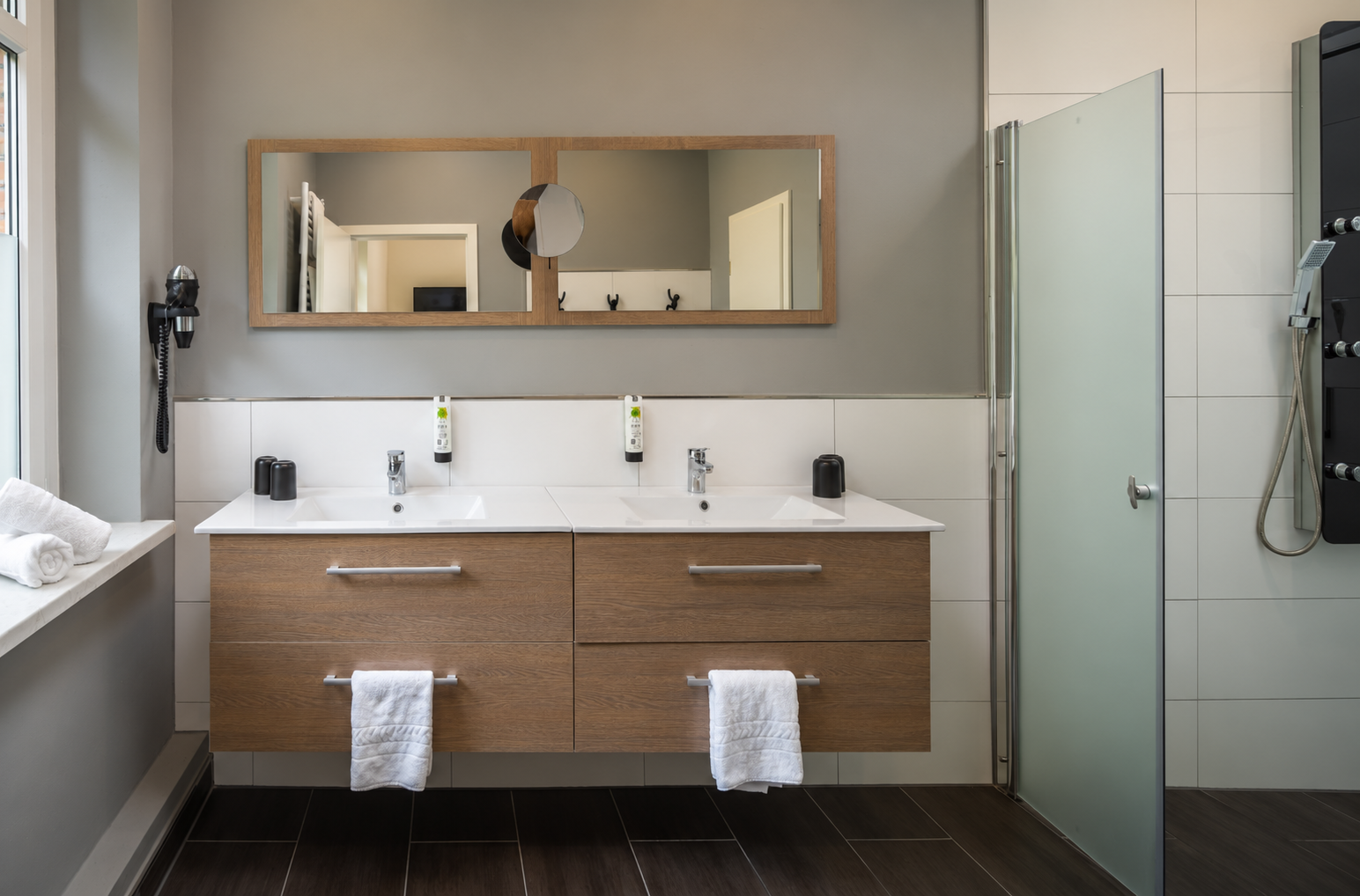 Badezimmer im Explorerclub Sechsbettzimmer