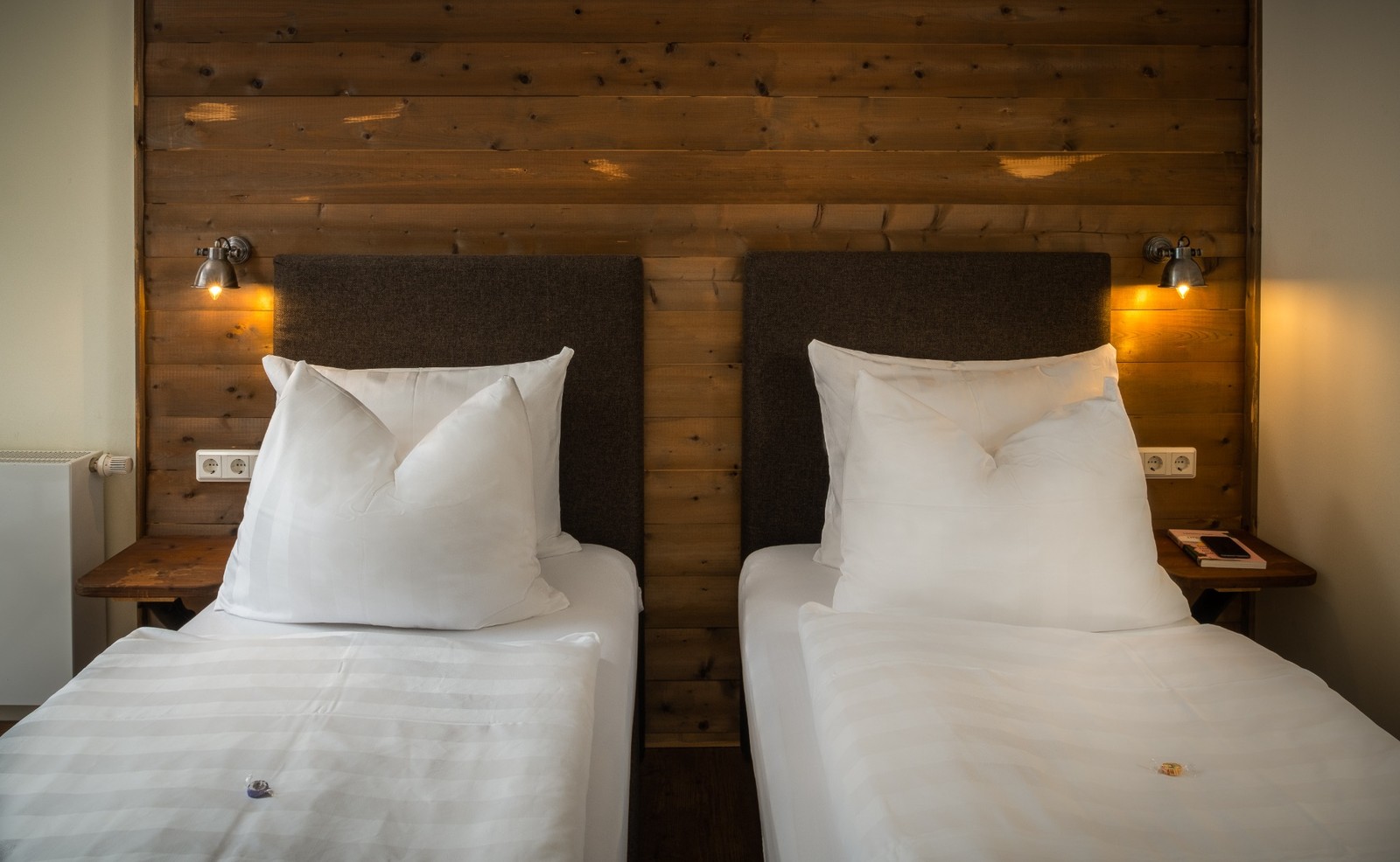 Zweibettzimmer mit zwei getrennten Betten